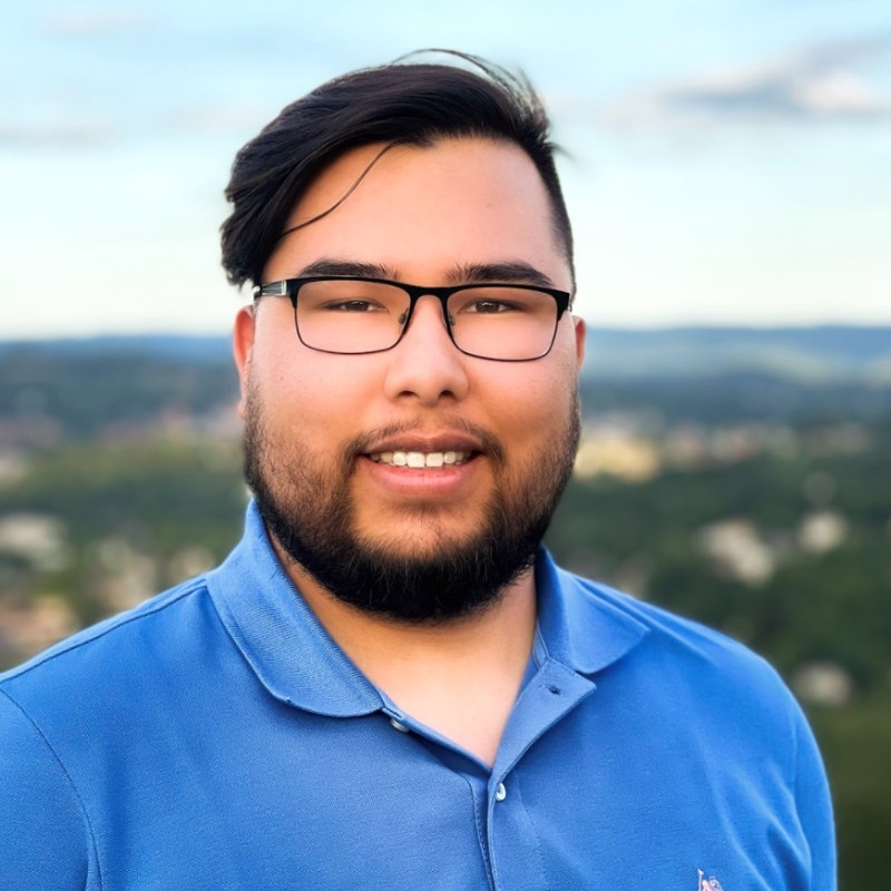 Matthew Sigue's headshot
